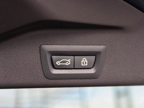 Used 2021 BMW X5 M50i w/ Executive Package image 10