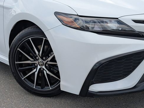 Used 2024 Toyota Camry SE image 10