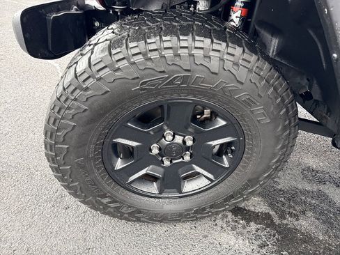 Used 2021 Jeep Gladiator Mojave w/ Cold Weather Group image 12