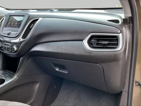 Used 2024 Chevrolet Equinox LT FWD image 18