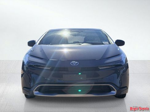 New 2026 Toyota Prius Plug-In Hybrid FWD image 10