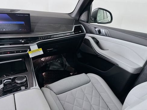 Used 2026 BMW X5 xDrive50e w/ Premium Package image 29