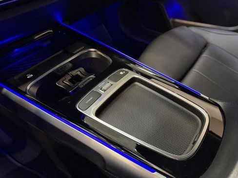 Used 2024 Mercedes-Benz GLB 250 w/ Exclusive Package image 17