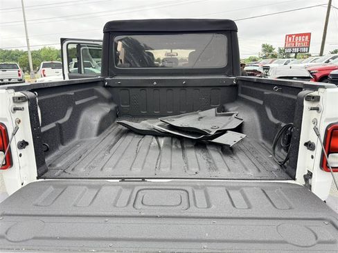 Used 2020 Jeep Gladiator Sport w/ Quick Order Package 23S AWD/4WD image 16