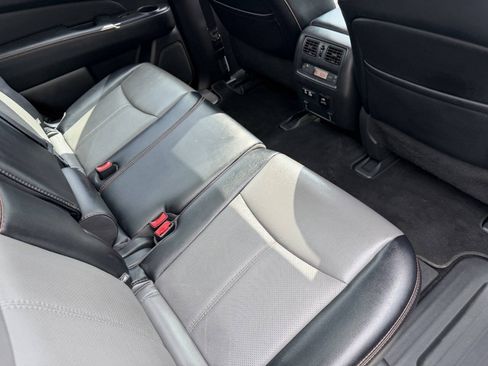 Used 2020 Nissan Pathfinder SL AWD/4WD image 29