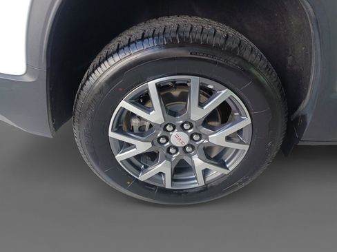 Used 2023 GMC Acadia SLT image 29