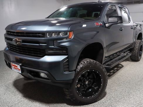 Used 2019 Chevrolet Silverado 1500 RST AWD/4WD image 32