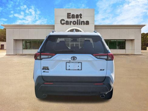 Used 2021 Toyota RAV4 XLE image 4