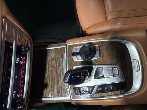 Used 2018 BMW 750i xDrive image 21