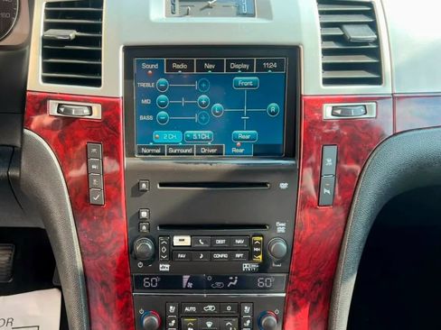 Used 2007 Cadillac Escalade EXT w/ Information Package AWD/4WD image 29