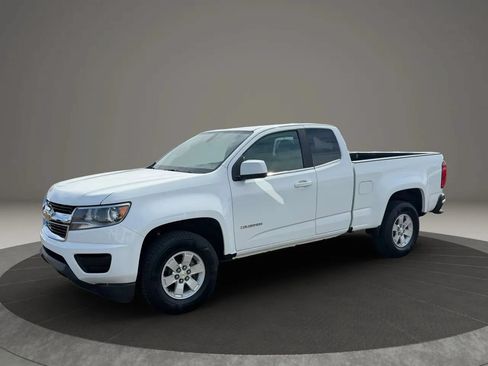 Used 2020 Chevrolet Colorado W/T w/ WT Convenience Package RWD image 2
