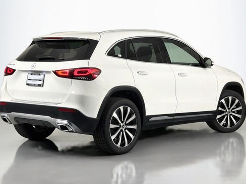 Used 2023 Mercedes-Benz GLA 250 w/ Premium Package image 11