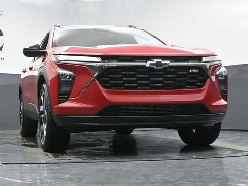 New 2026 Chevrolet Trax RS w/ Driver Confidence Package FWD image 3