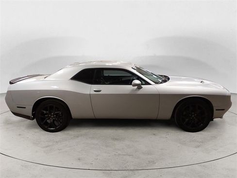 Used 2022 Dodge Challenger SXT w/ Plus Package image 6