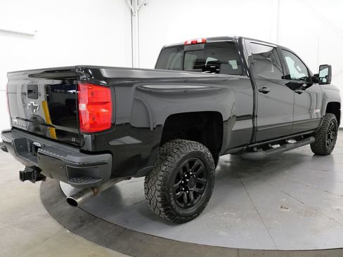 Used 2016 Chevrolet Silverado 2500 LT w/ Midnight Edition AWD/4WD image 7