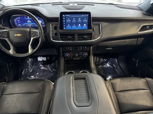 Used 2023 Chevrolet Suburban Premier image 10