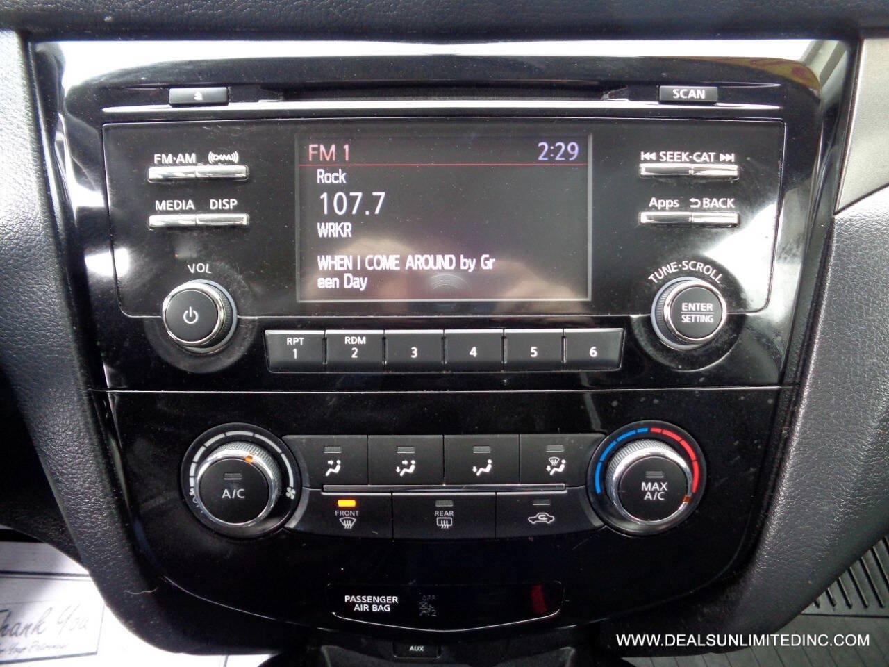 Used 2016 Nissan Rogue S AWD/4WD image 11