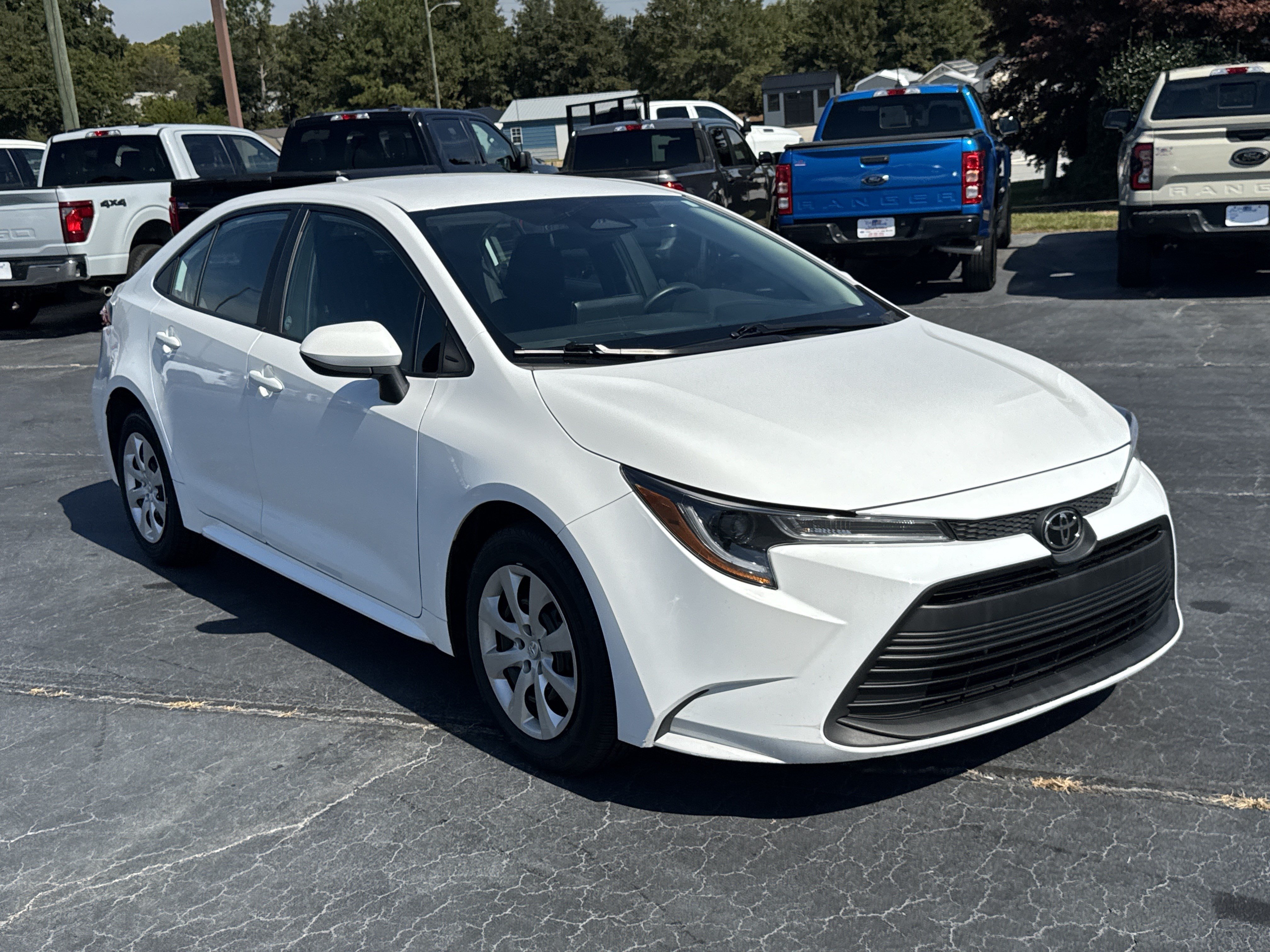 Used 2024 Toyota Corolla LE FWD image 4