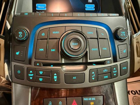Used 2013 Buick LaCrosse Leather FWD image 36