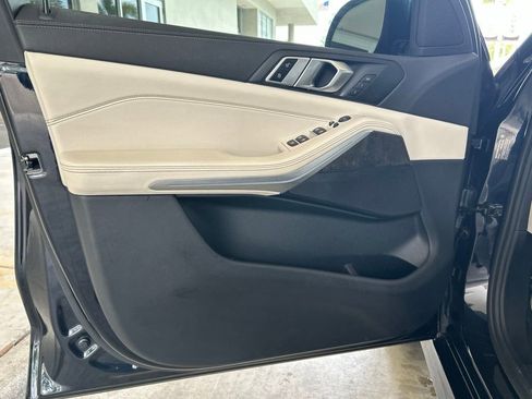 Used 2022 BMW X5 sDrive40i w/ M Sport Package RWD image 41