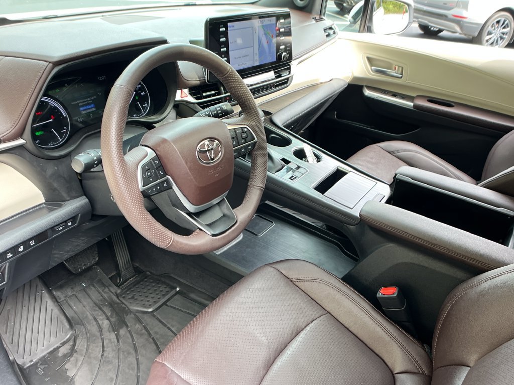 Certified 2024 Toyota Sienna Platinum AWD/4WD image 10