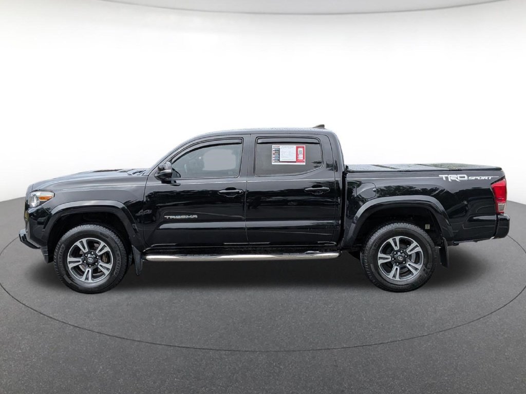 Used 2016 Toyota Tacoma TRD Sport w/ Towing Package RWD image 2
