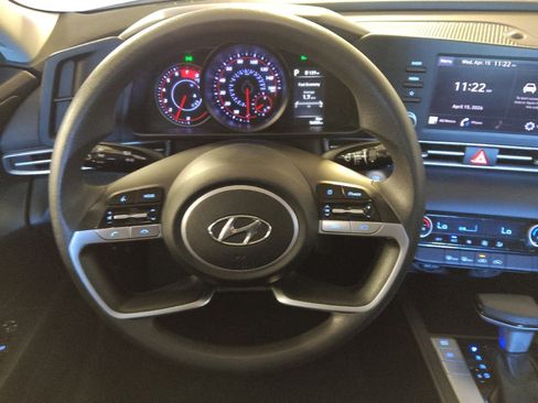 Used 2023 Hyundai Elantra SEL w/ Cargo Package image 22