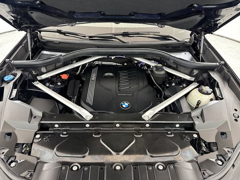 Used 2022 BMW X5 xDrive40i w/ M Sport Package image 29