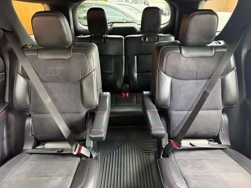 Used 2025 Ford Explorer ST image 31