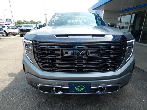 Used 2024 GMC Sierra 1500 Denali Ultimate AWD/4WD image 5