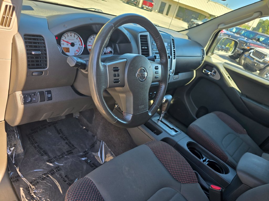 Used 2011 Nissan Frontier PRO-4X AWD/4WD image 22