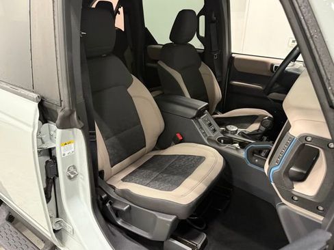 Used 2023 Ford Bronco Wildtrak image 32