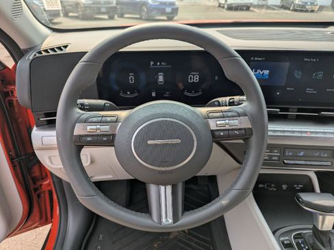 Used 2025 Hyundai Kona SEL AWD/4WD image 13