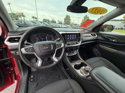 Used 2023 GMC Acadia SLE w/ Driver Convenience Package FWD image 19