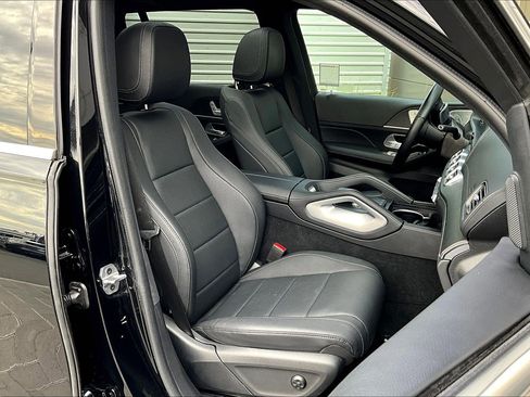 Used 2024 Mercedes-Benz GLS 450 4MATIC image 7
