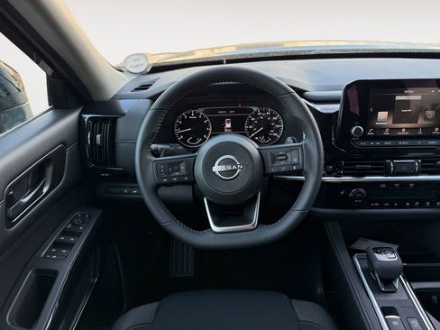 New 2025 Nissan Pathfinder SV w/ SV Premium Package image 12