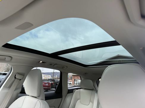 Used 2021 Volvo XC60 T5 Inscription w/ Advanced Package image 40