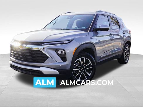 Used 2025 Chevrolet TrailBlazer LT image 1