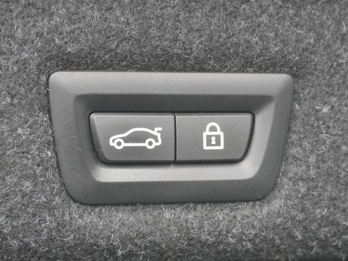 Certified 2023 BMW 540i w/ Dynamic Handling Package image 39