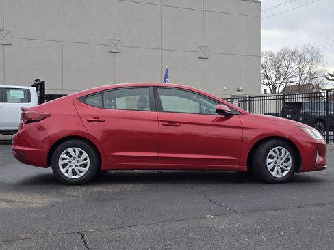 Used 2019 Hyundai Elantra SE image 22