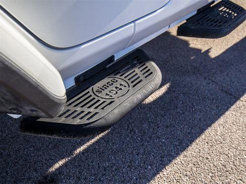 Used 2024 Jeep Wrangler Unlimited Rubicon image 10