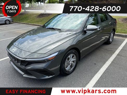 Used 2025 Hyundai Elantra SE FWD image 1
