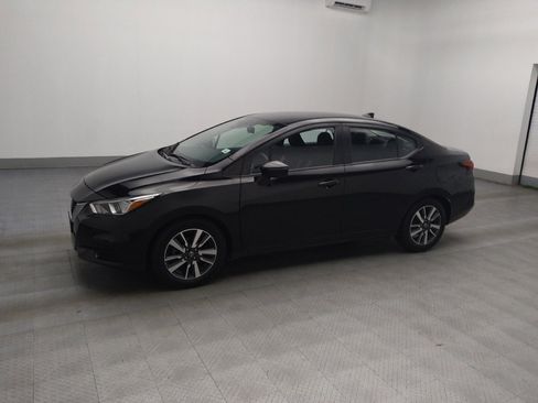 Used 2021 Nissan Versa SV image 2