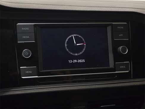 Used 2023 Volkswagen Jetta SE w/ Panoramic Sunroof Package image 28