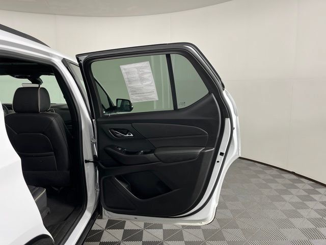 Used 2023 Chevrolet Traverse Premier w/ Redline Edition AWD/4WD image 43