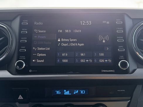 Used 2022 Toyota Tacoma TRD Off-Road image 14