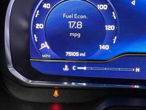 Used 2023 Chevrolet Suburban Premier image 10