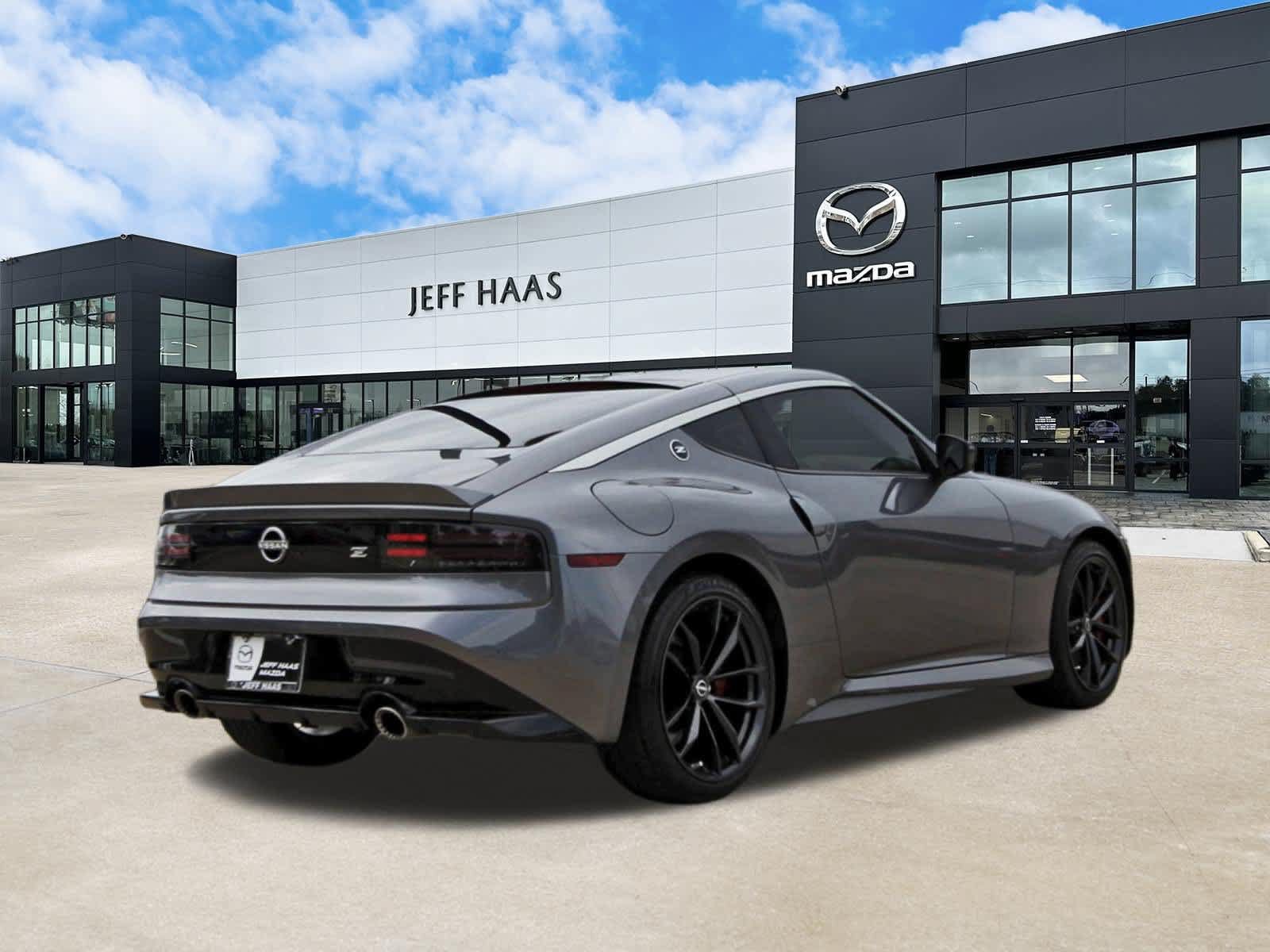 Used 2024 Nissan Z Performance w/ Floor Mat Package RWD image 3