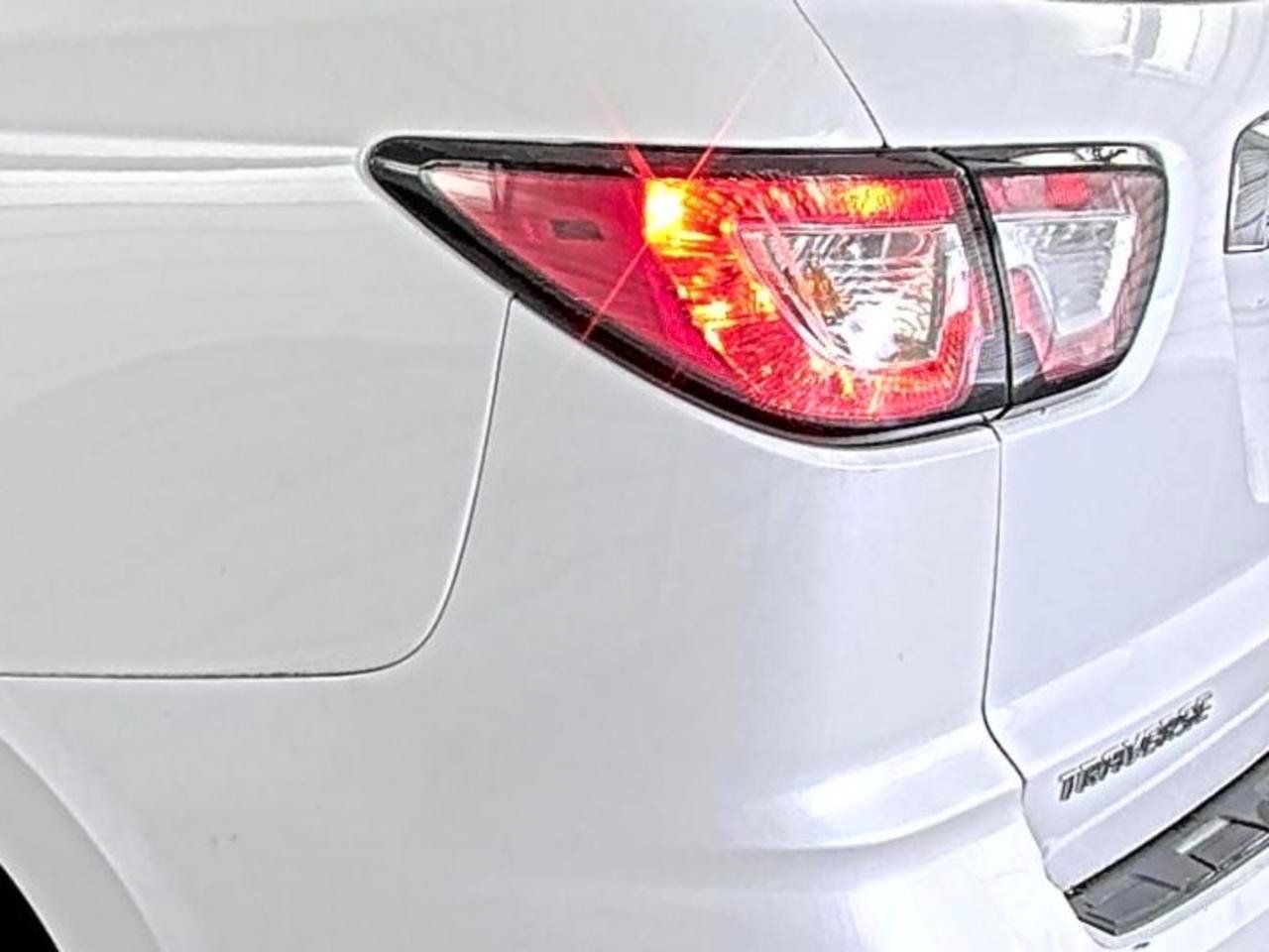 Used 2017 Chevrolet Traverse LT FWD image 9
