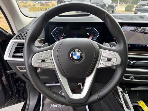 Used 2025 BMW X7 xDrive40i w/ Premium Package image 27